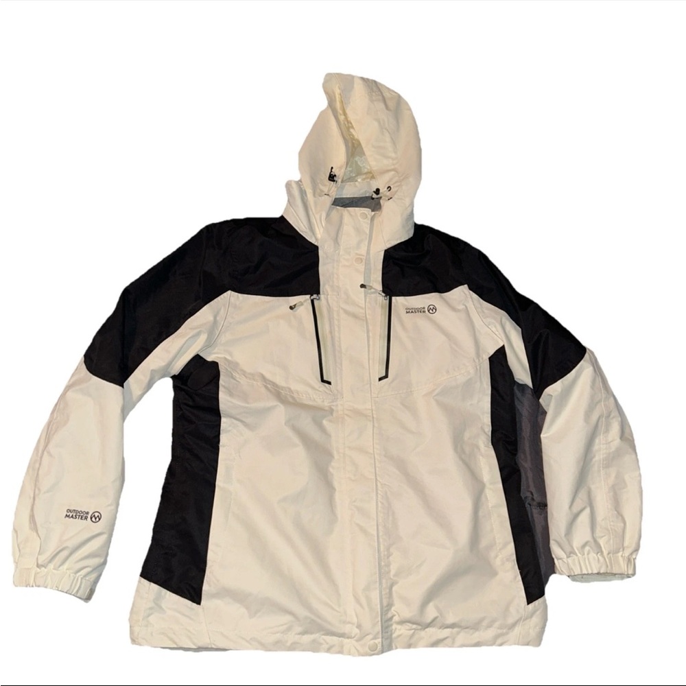 OutdoorMaster Women's 2XL White Waterproof Windproof Breathable Jacket Pocketst
